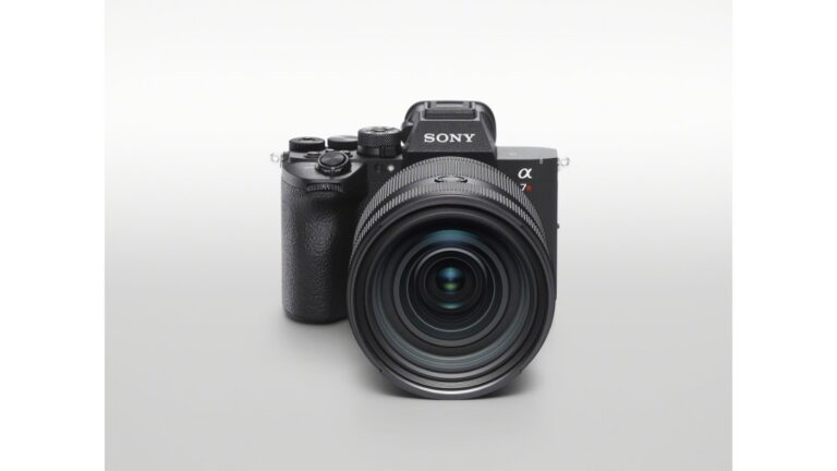 Sony Alpha 7R VI (ILCE-7RM6) mirrorless camera in Black with 66.8MP stacked sensor and 8K video capability – available June 2026 at $4,499.99.